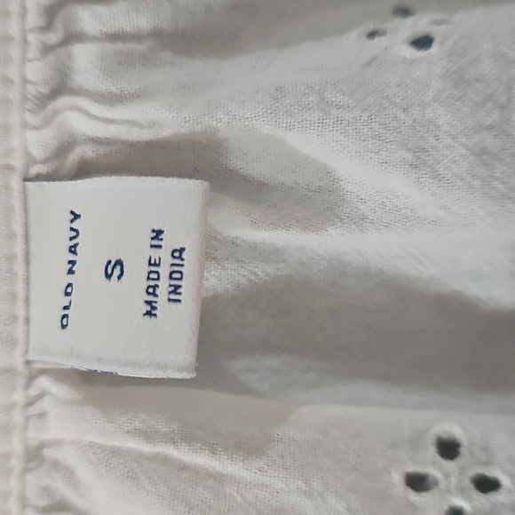 Old Navy Split Neck Eyelet Gauze Blouse Long sleeves white size small - Picture 10 of 11